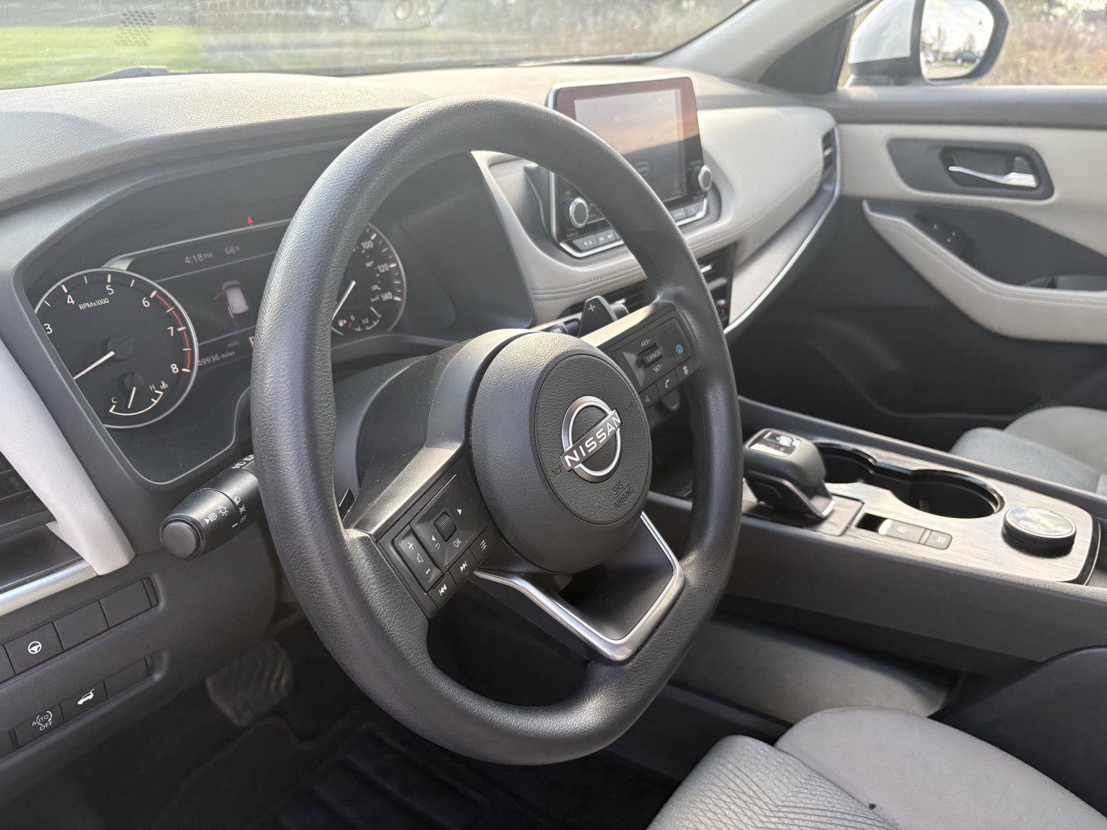 Used 2024 Nissan Rogue SV image 7