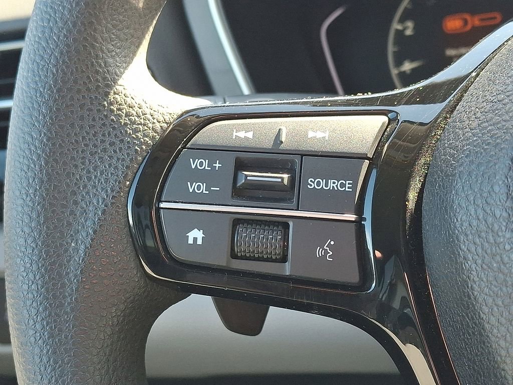 Used 2023 Honda Pilot LX image 9