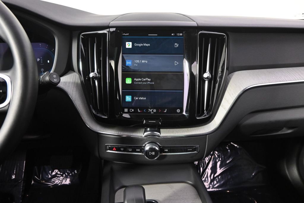 Used 2025 Volvo XC60 B5 Plus image 26