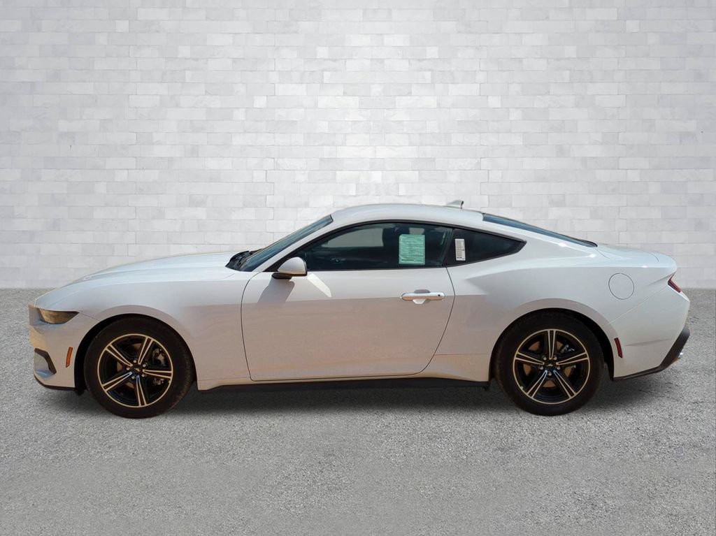 Used 2025 Ford Mustang Coupe RWD image 9