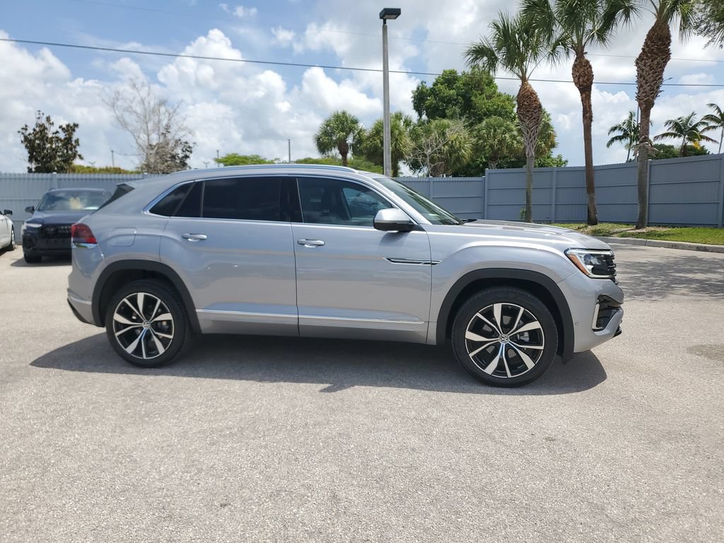 Certified 2024 Volkswagen Atlas Cross Sport SEL Premium R-Line AWD/4WD image 4