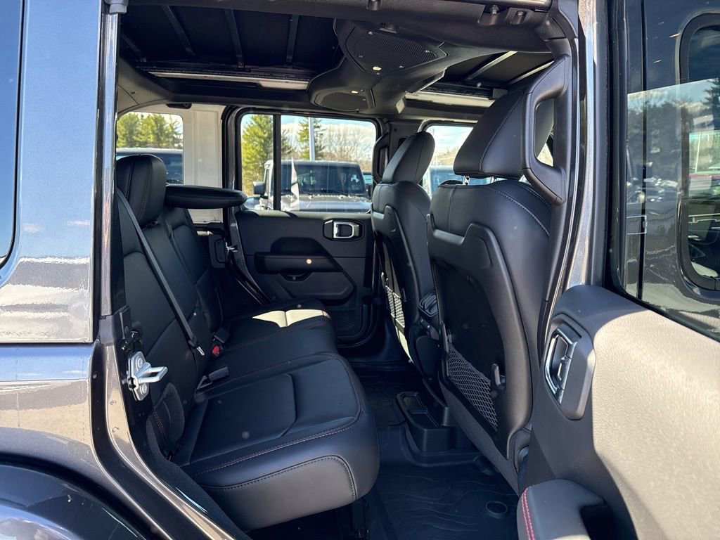 Certified 2025 Jeep Wrangler Unlimited Rubicon image 28