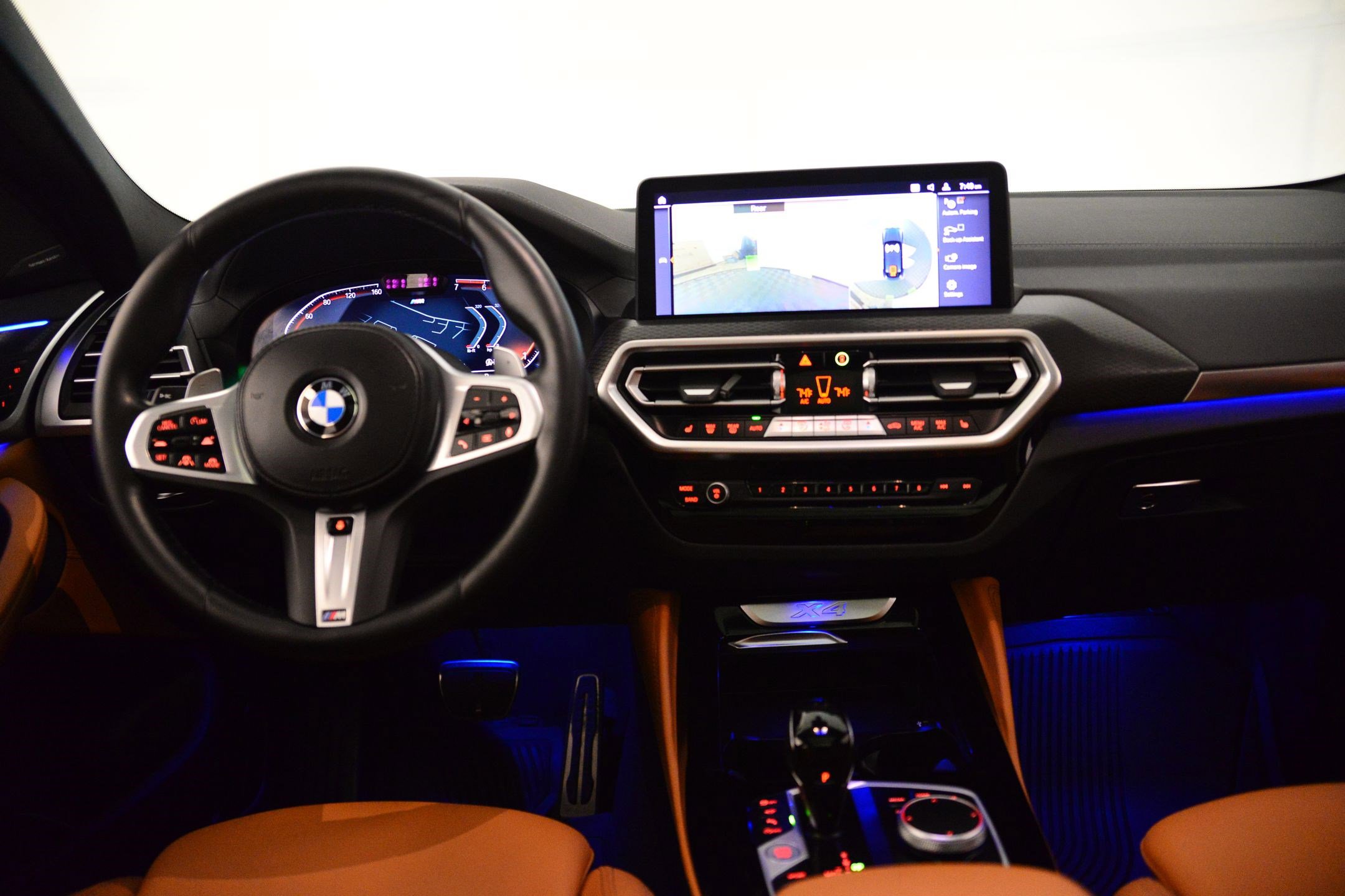 Used 2024 BMW X4 xDrive30i w/ Premium Package image 3