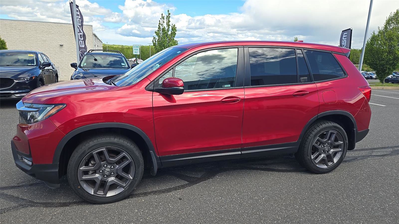 Used 2023 Honda Passport EX-L image 2