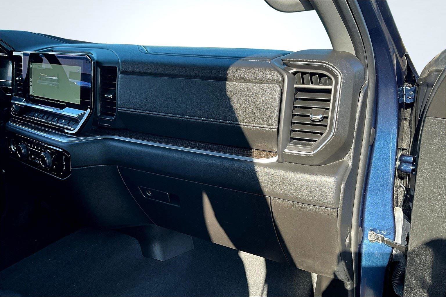 Used 2023 Chevrolet Silverado 1500 LT image 17