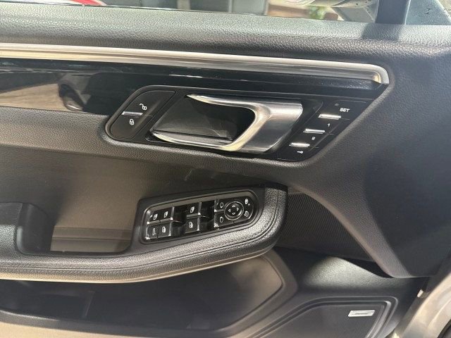 Used 2018 Porsche Macan S w/ Premium Package Plus image 22