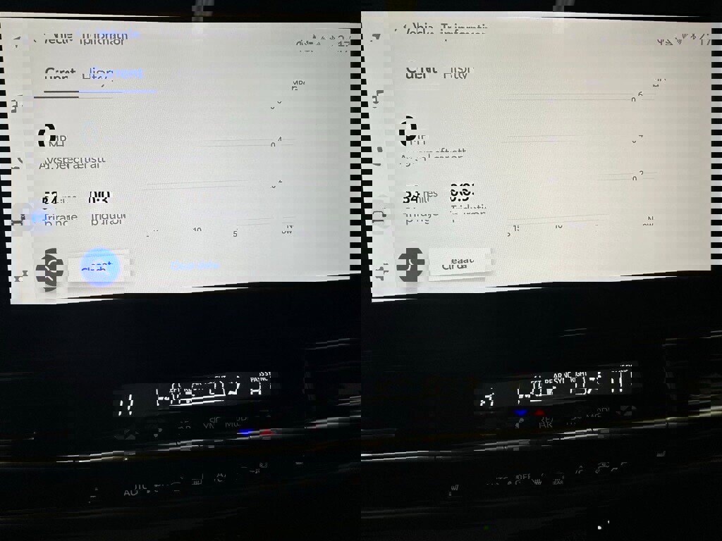 Used 2025 Toyota Sienna XLE image 35