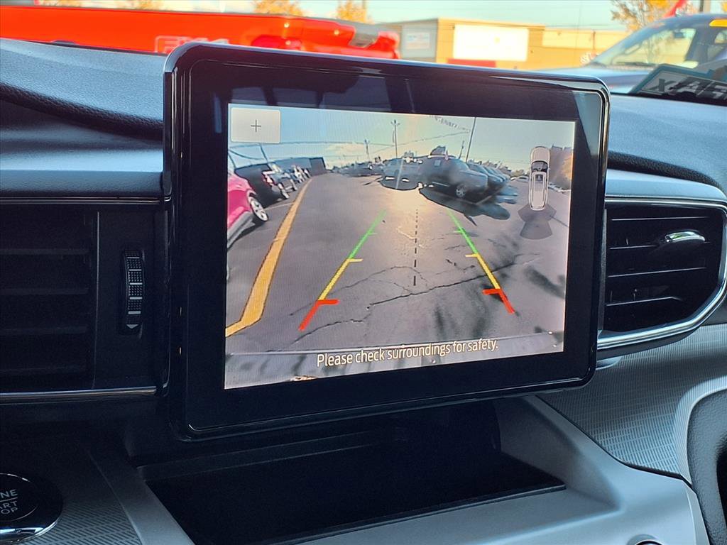 Used 2023 Ford Explorer XLT w/ Equipment Group 202A image 9