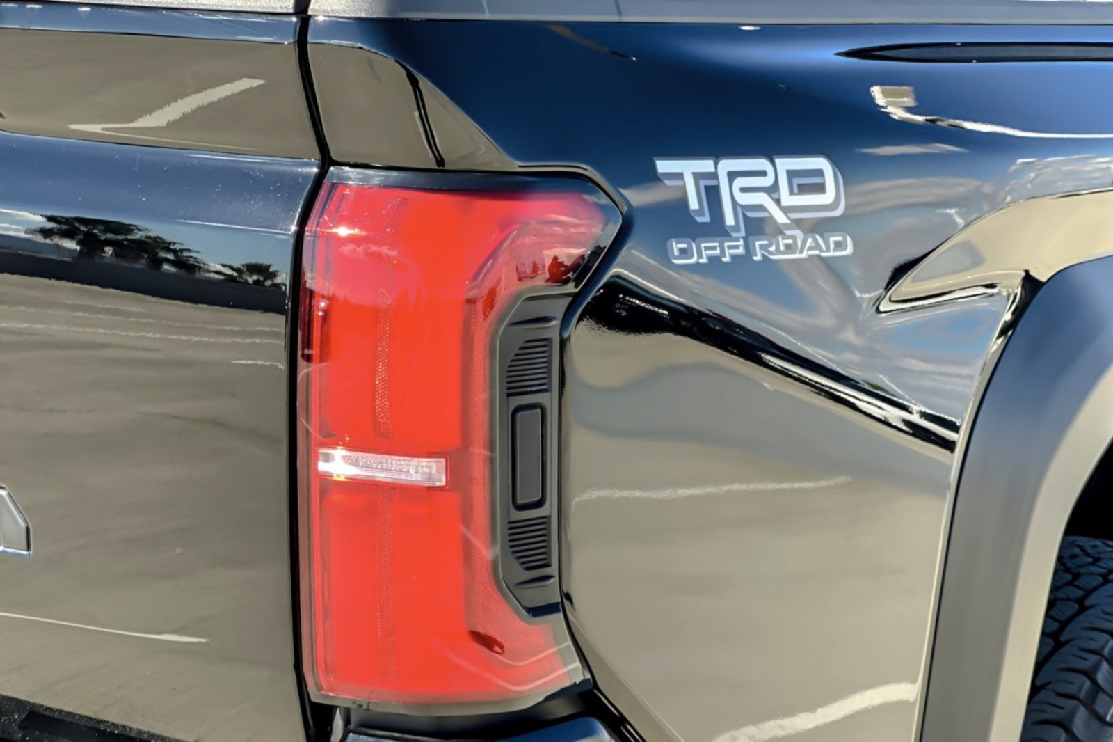 Certified 2025 Toyota Tacoma TRD Off-Road w/ TRD Off Road Premium Package AWD/4WD image 25