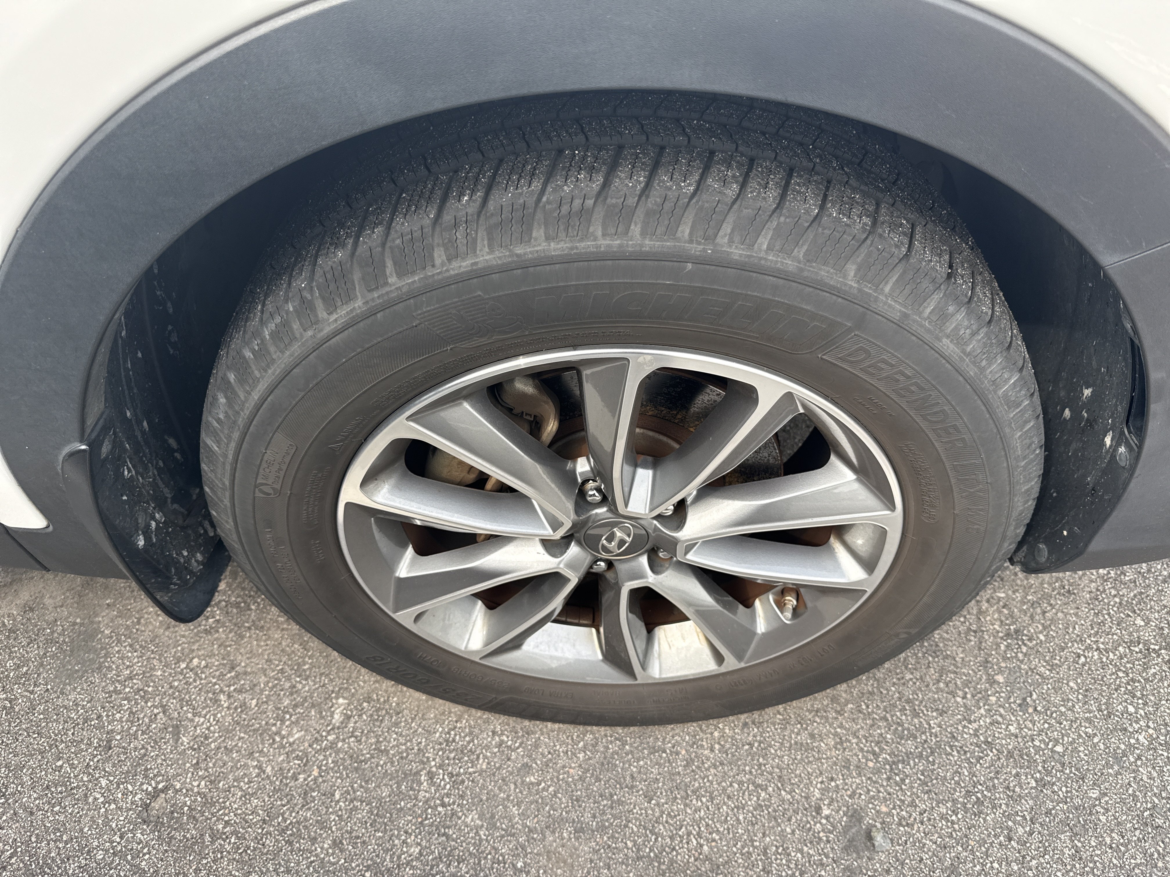 Used 2017 Hyundai Santa Fe Limited FWD image 9