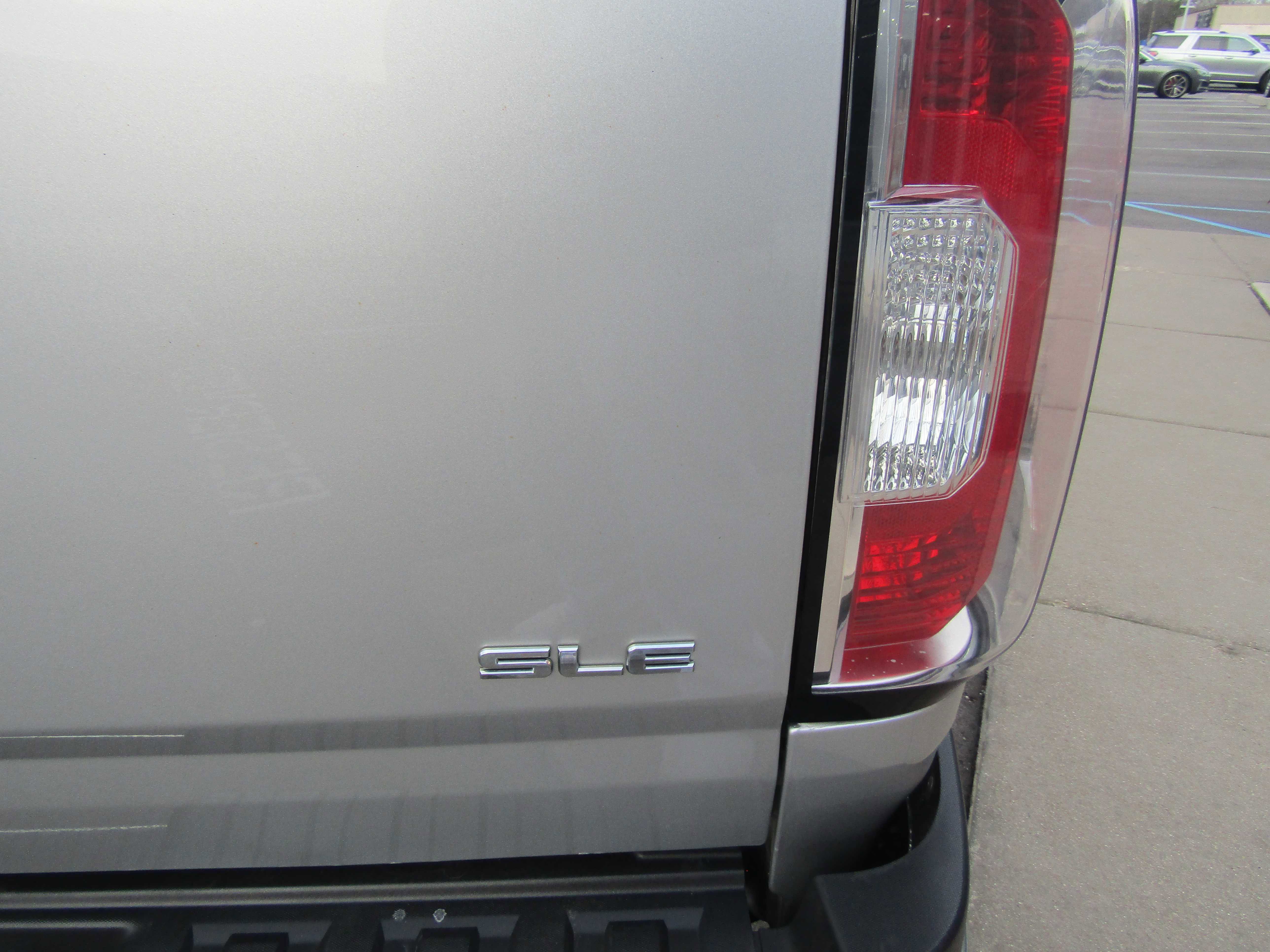 Used 2017 GMC Canyon SLE image 7