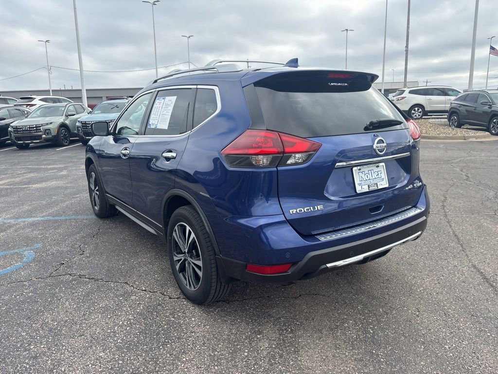 Used 2019 Nissan Rogue SV w/ Premium Package image 6