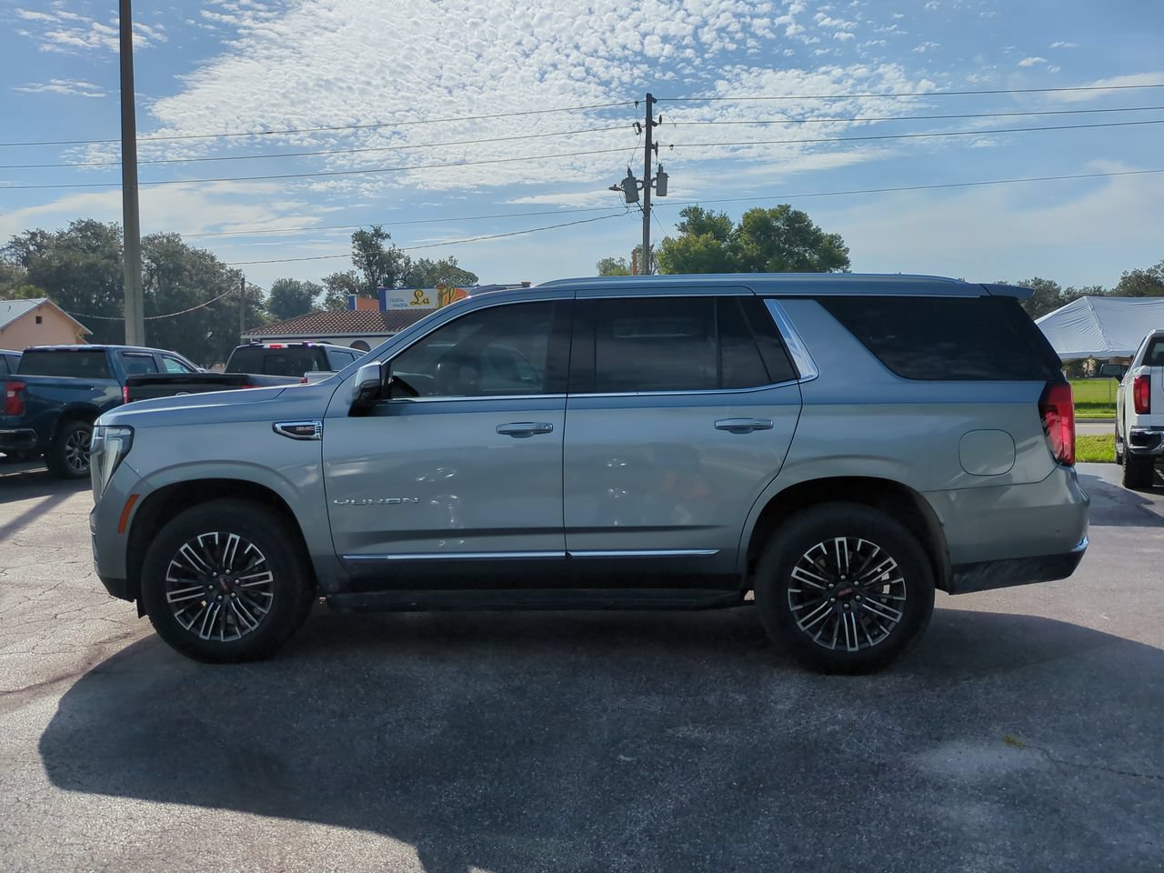 Used 2025 GMC Yukon Elevation AWD/4WD image 7