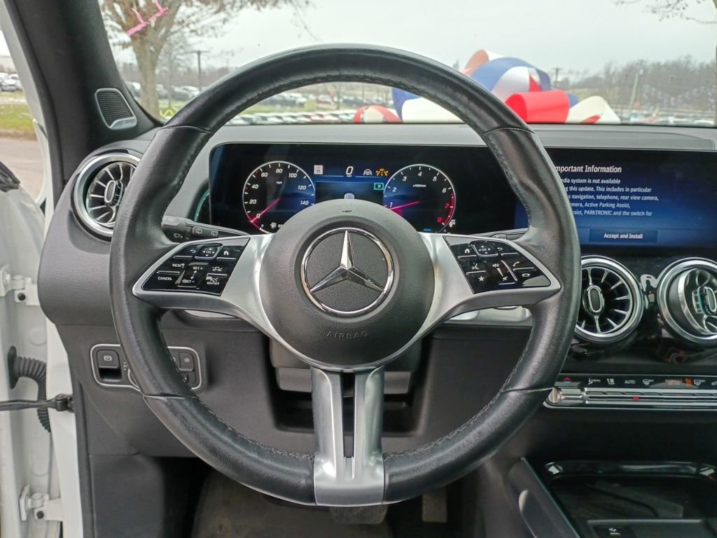 Used 2024 Mercedes-Benz GLB 250 4MATIC w/ Driver Assistance Package image 26