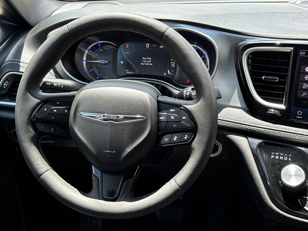 Used 2024 Chrysler Pacifica Limited FWD image 14