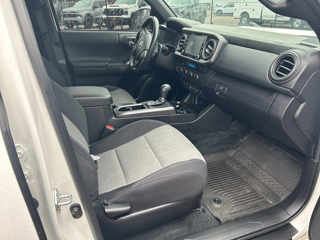 Used 2023 Toyota Tacoma TRD Off-Road image 17