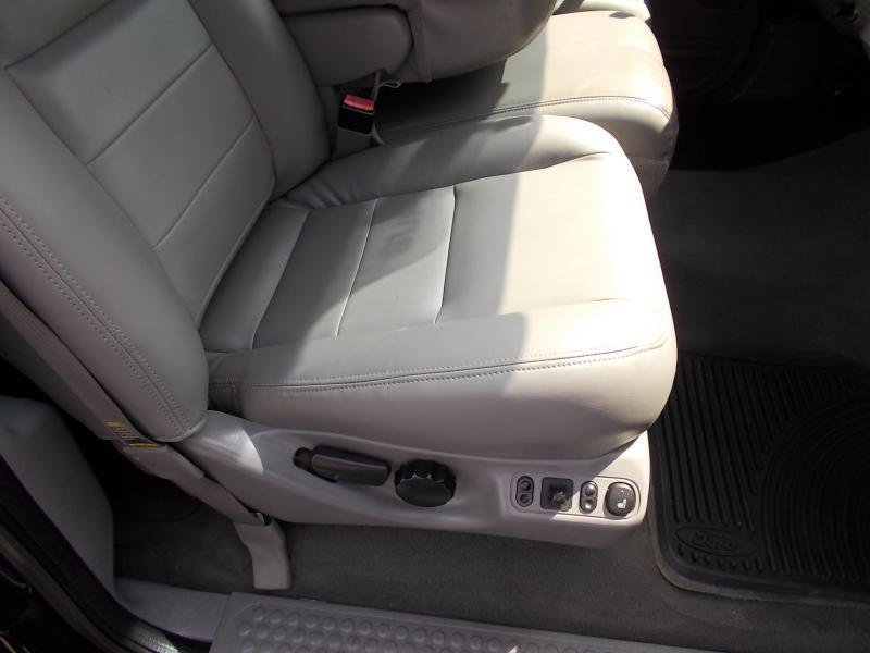 Used 2004 Ford F350 Lariat AWD/4WD image 21
