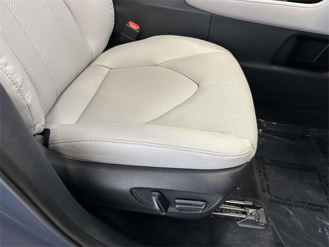 Used 2024 Toyota Grand Highlander AWD image 15