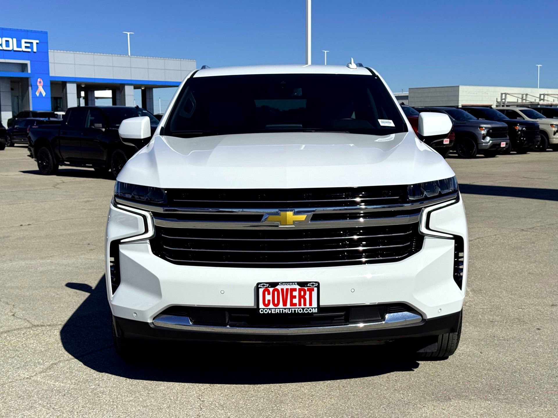 Used 2024 Chevrolet Suburban LT image 3