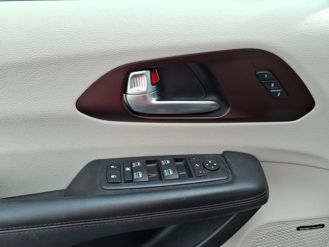 Used 2019 Chrysler Pacifica Limited FWD image 11