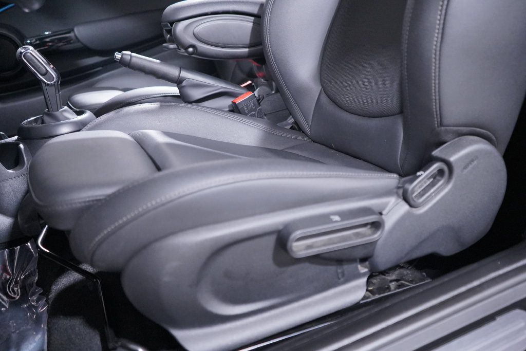 Used 2024 MINI Cooper S FWD image 8