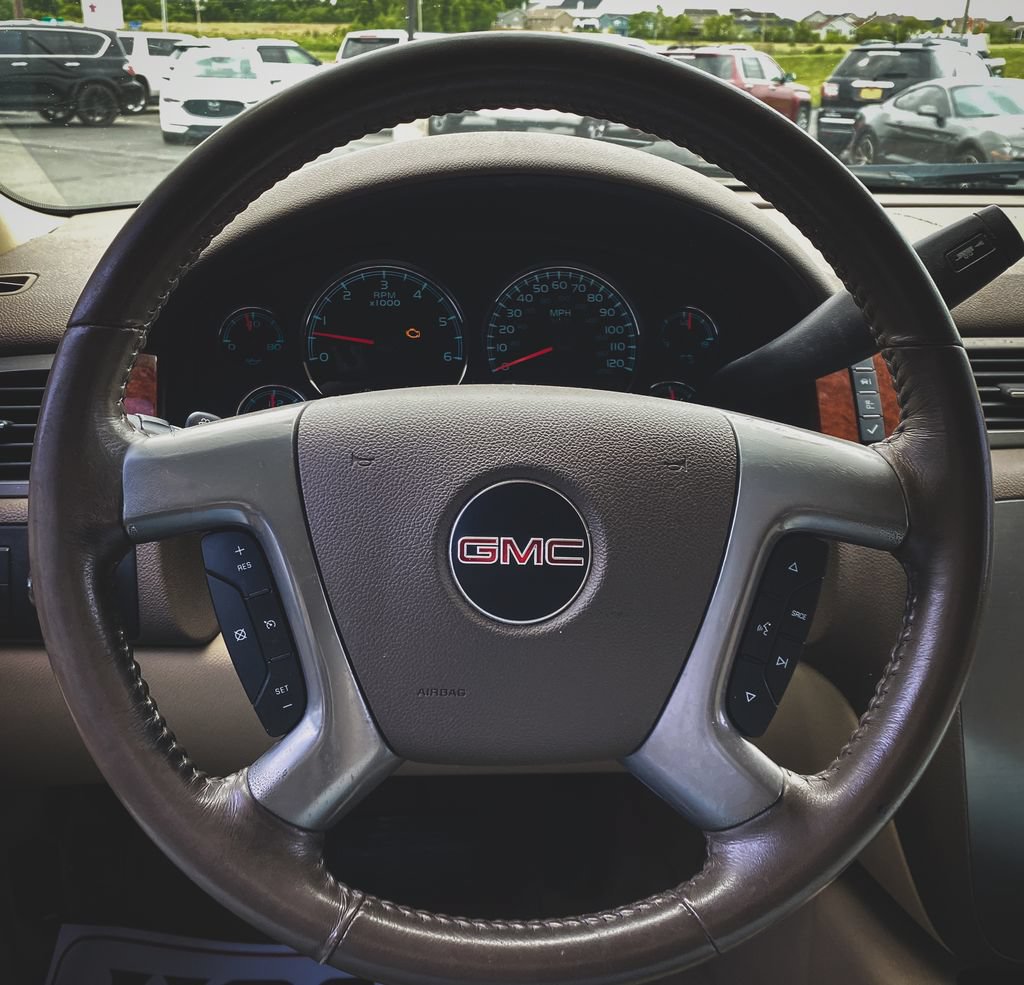 Used 2008 GMC Yukon SLE w/ Convenience Package AWD/4WD image 9