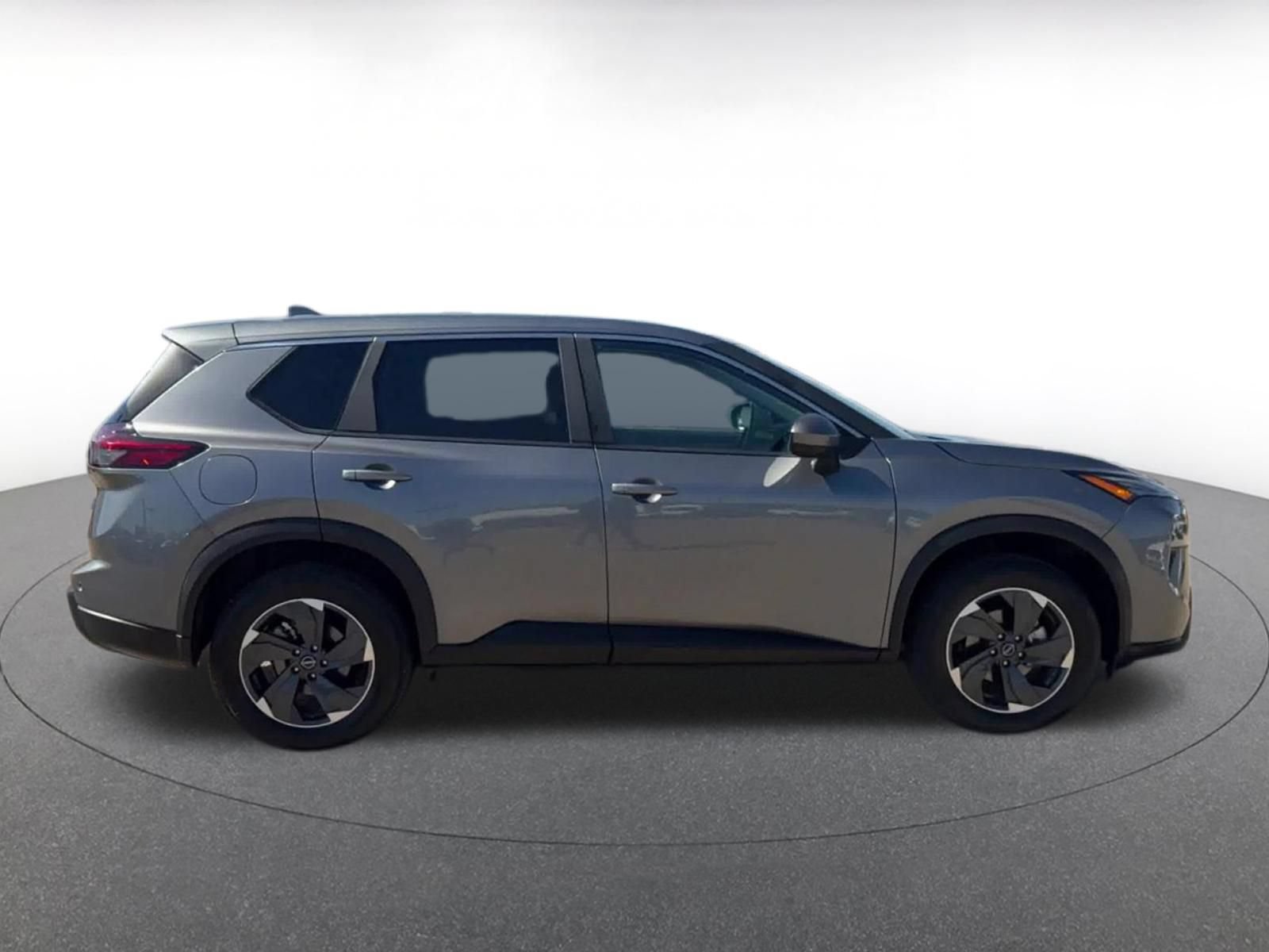 Used 2025 Nissan Rogue SV AWD/4WD image 16