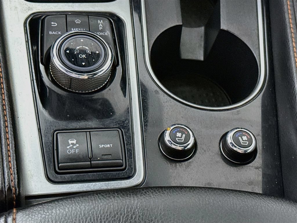 Used 2021 Nissan Maxima SR w/ Sport Mat Group FWD image 11