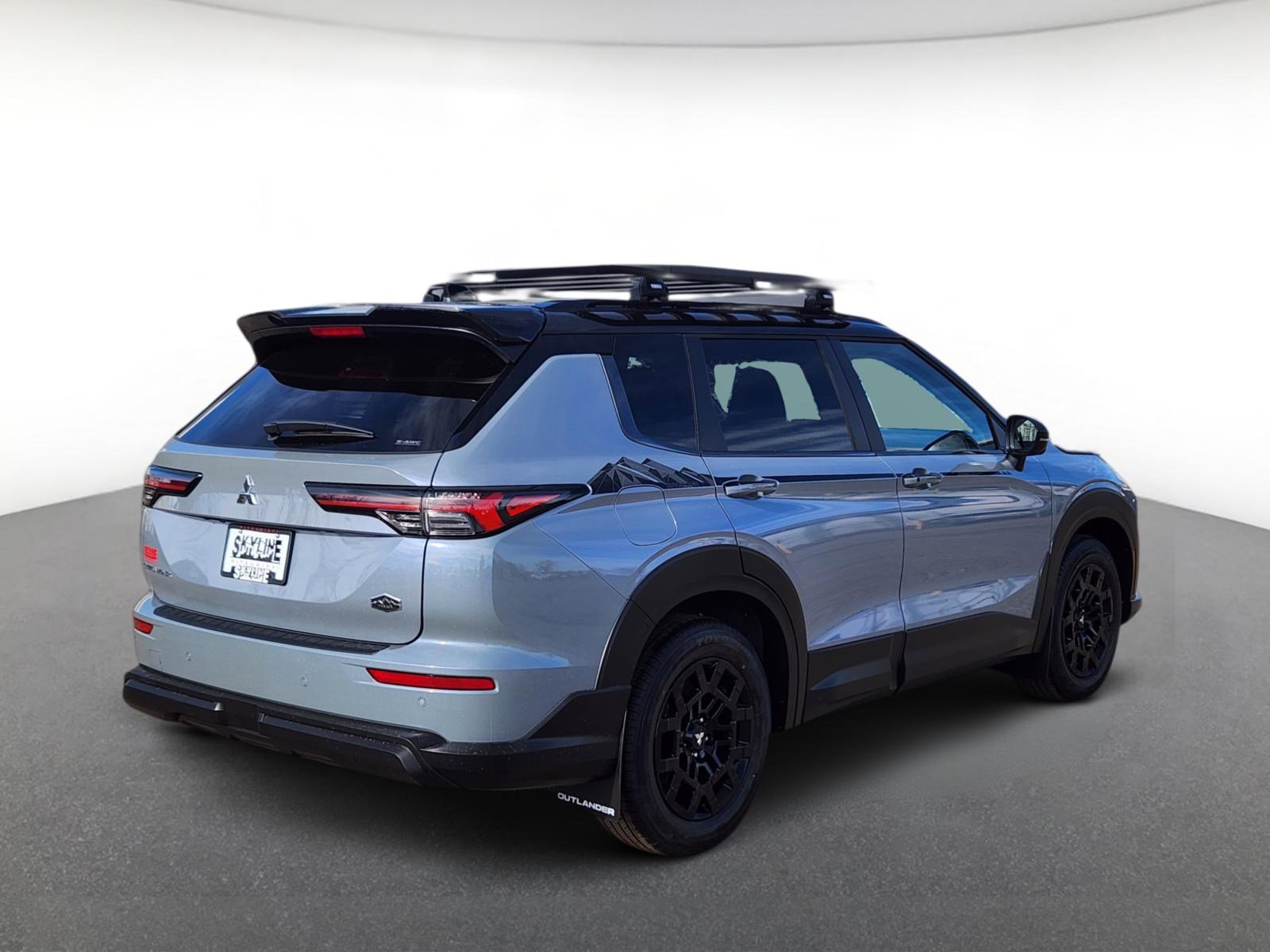 New 2026 Mitsubishi Outlander AWD image 3