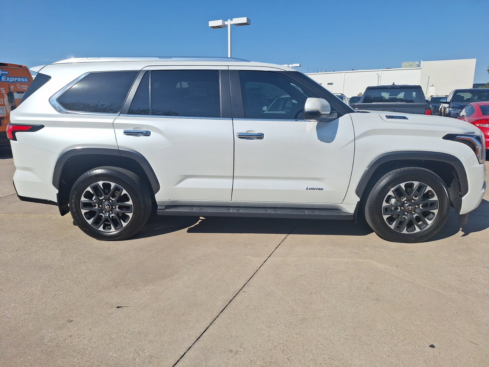 Used 2025 Toyota Sequoia Limited AWD/4WD image 7