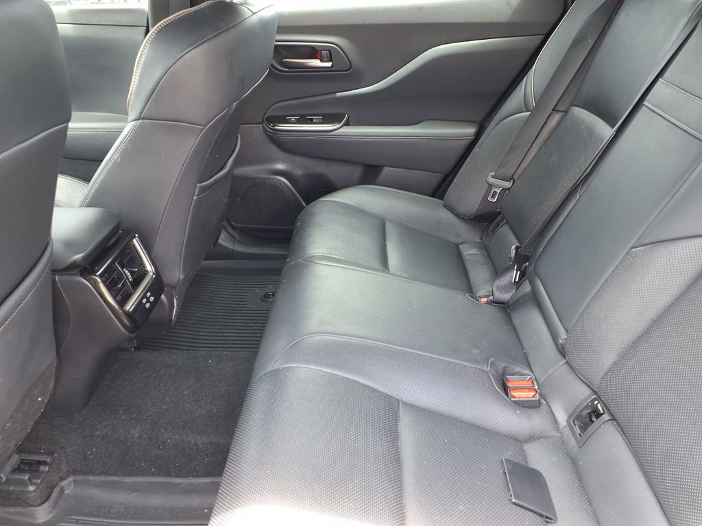 Used 2024 Toyota Crown Platinum AWD/4WD image 12