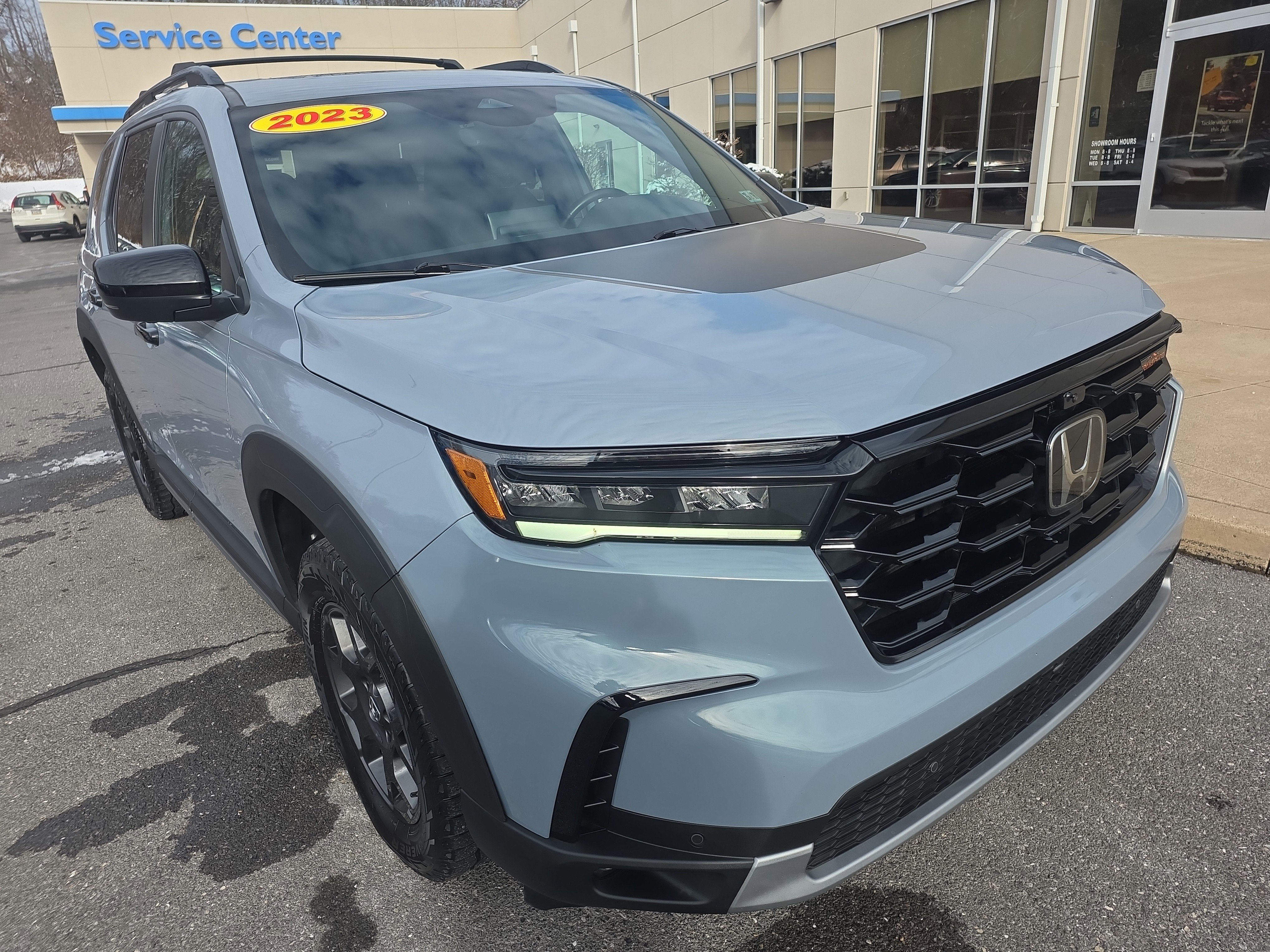 Used 2023 Honda Pilot TrailSport image 3