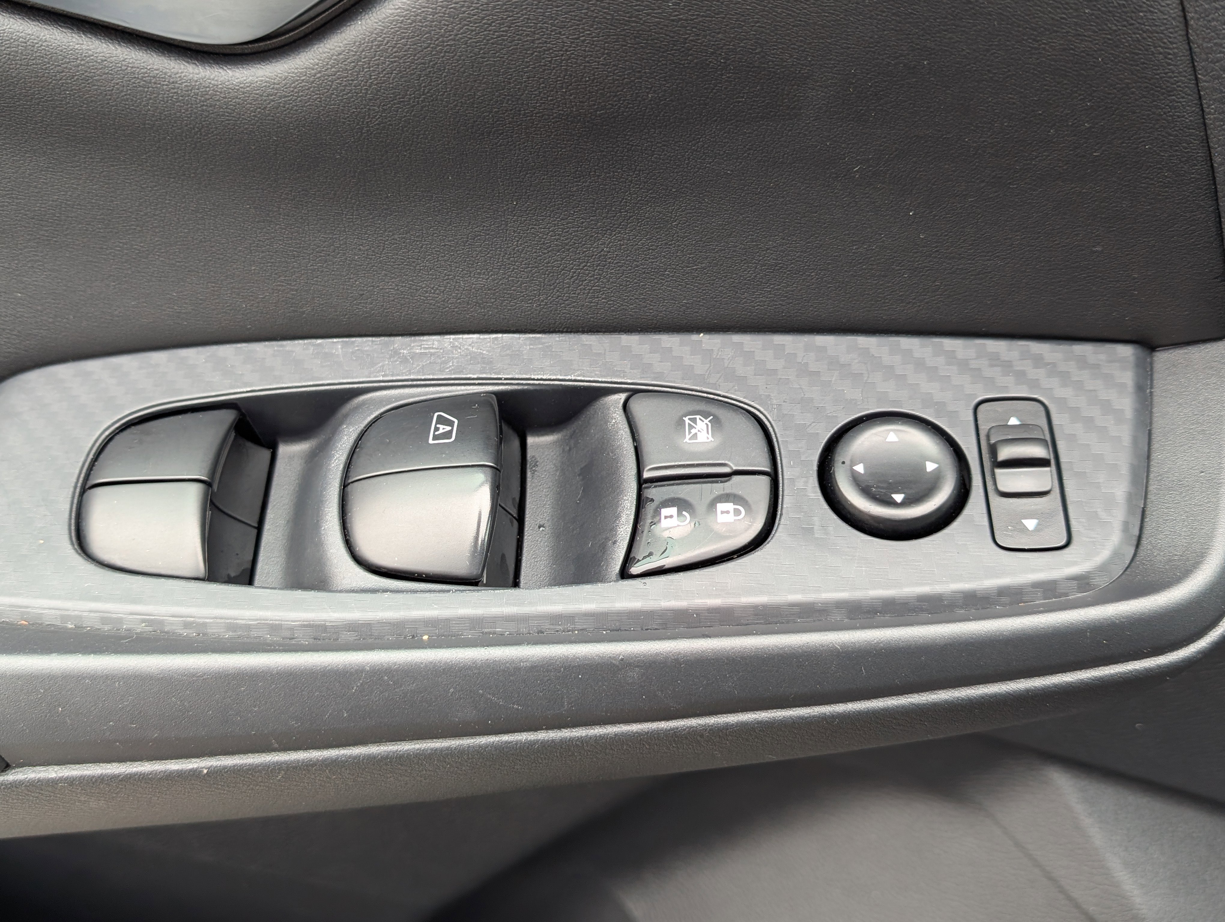 Used 2024 Nissan Sentra SV image 17