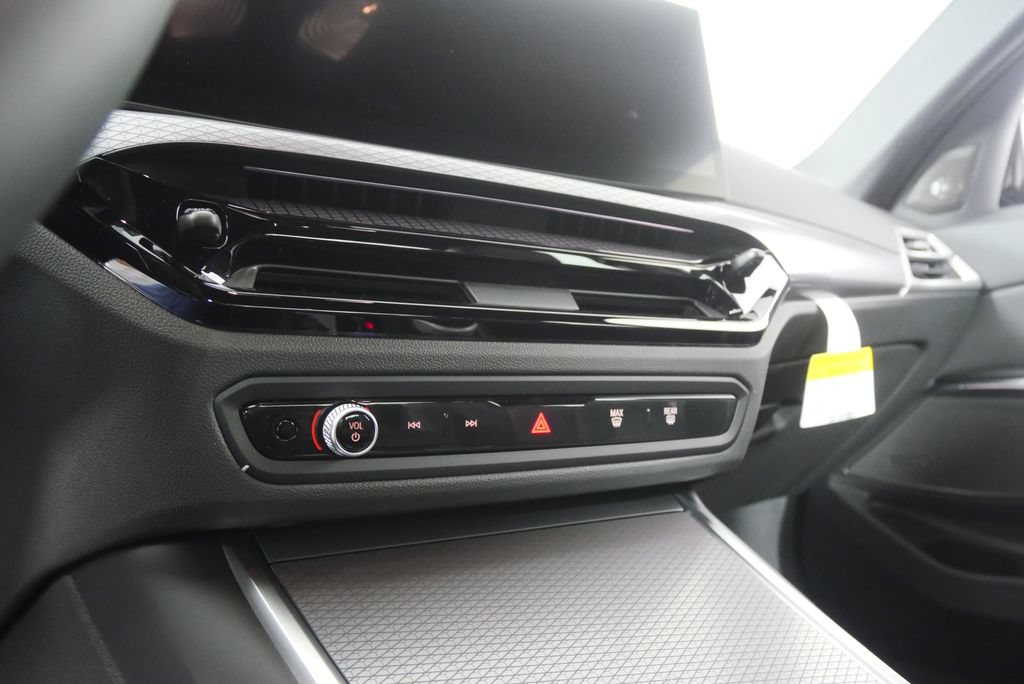 Used 2026 BMW 330i Sedan w/ M Sport Package RWD image 19
