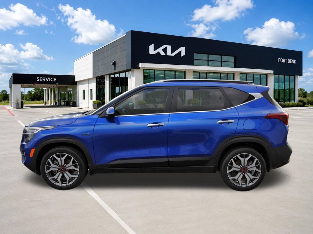 Certified 2022 Kia Seltos SX w/ Sunroof Package AWD/4WD image 8