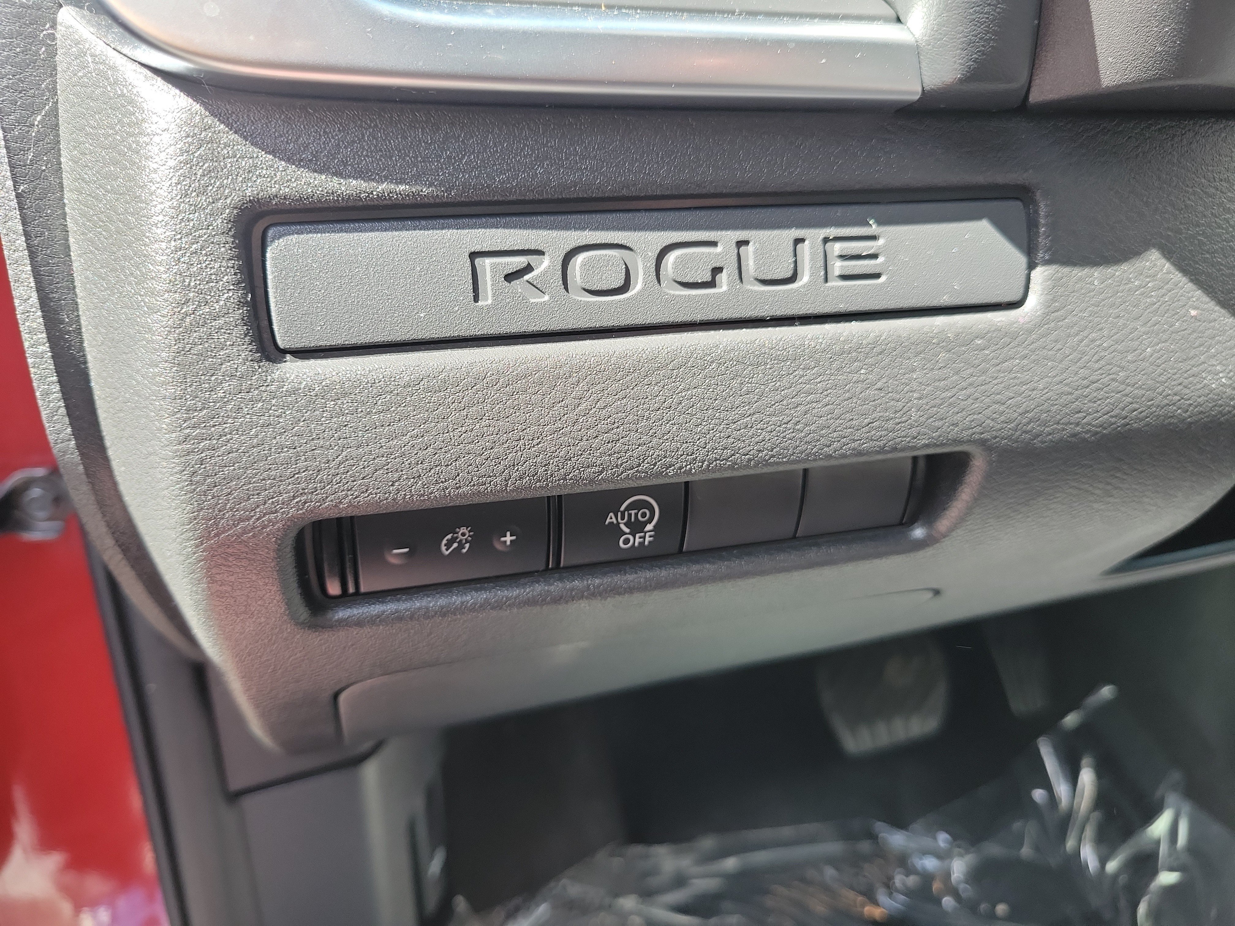 Used 2023 Nissan Rogue S AWD/4WD image 22