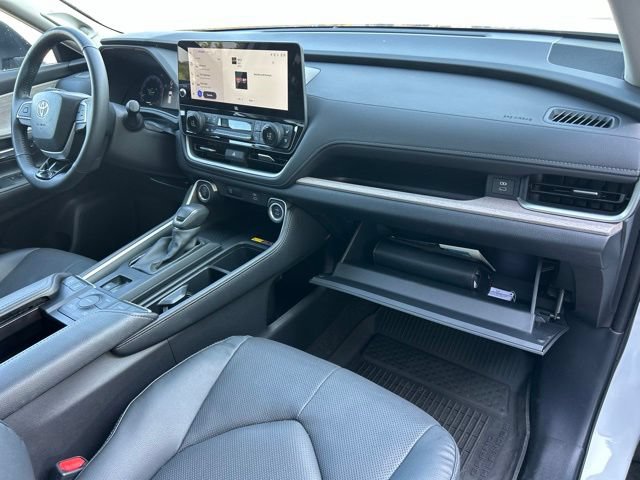 Certified 2025 Toyota Grand Highlander AWD image 27