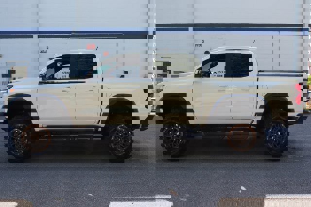 Used 2026 Chevrolet Colorado ZR2 w/ Technology Package image 4