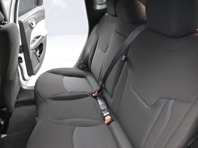 Used 2025 Jeep Compass Sport image 21