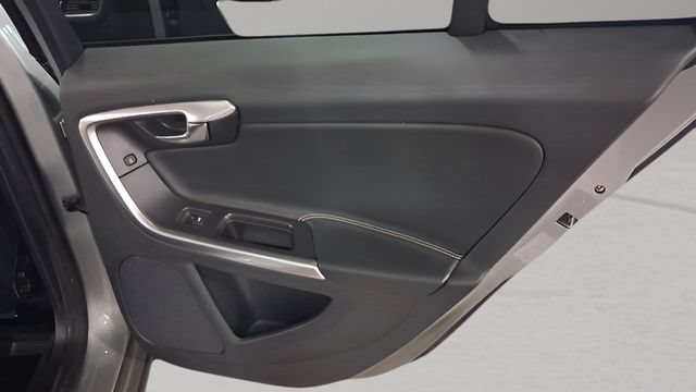 Used 2018 Volvo V60 T5 Dynamic w/ Vision Package FWD image 17