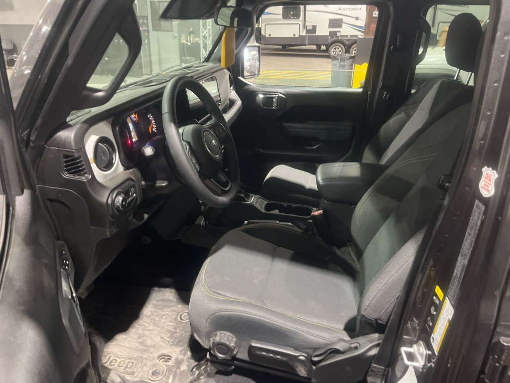 Used 2025 Jeep Wrangler Unlimited Sport AWD/4WD image 6