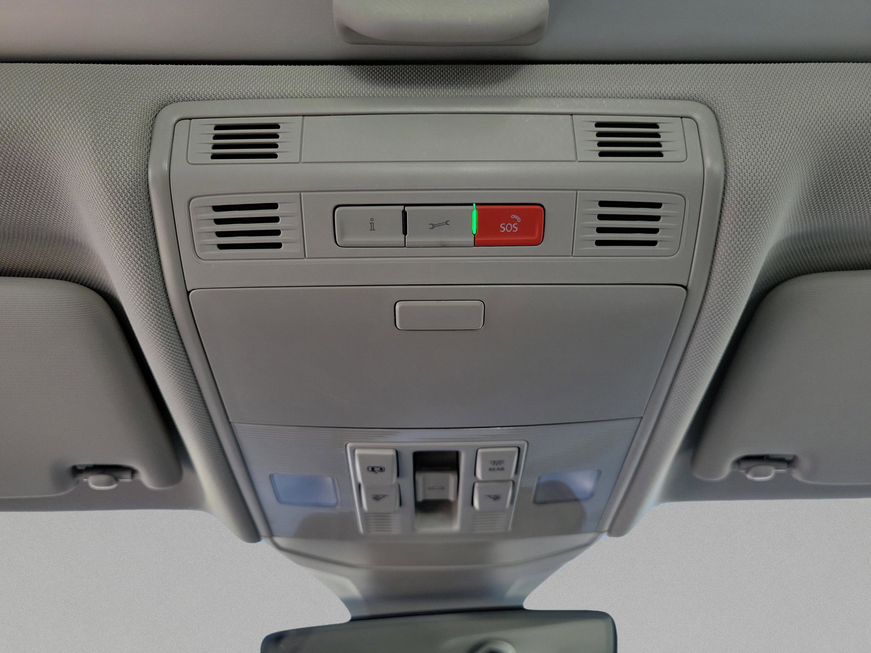 Used 2025 Volkswagen Jetta SE image 39