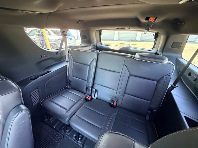 Used 2021 GMC Yukon XL SLT w/ SLT Premium Package image 15