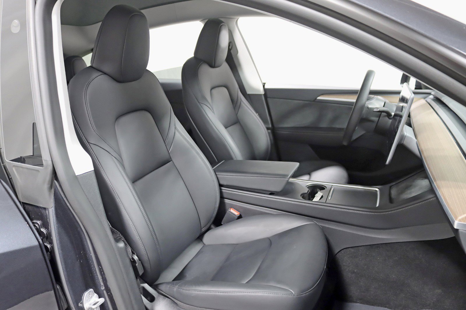 Used 2025 Tesla Model Y Performance image 29