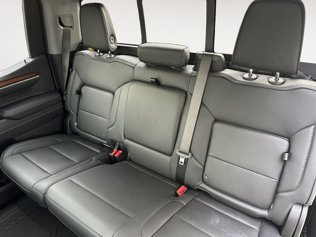Used 2025 GMC Sierra 1500 Denali w/ Technology Package AWD/4WD image 13