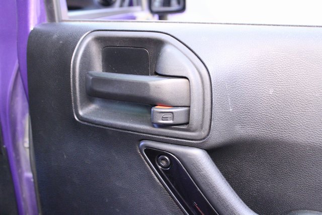 Used 2017 Jeep Wrangler Unlimited Sahara image 12