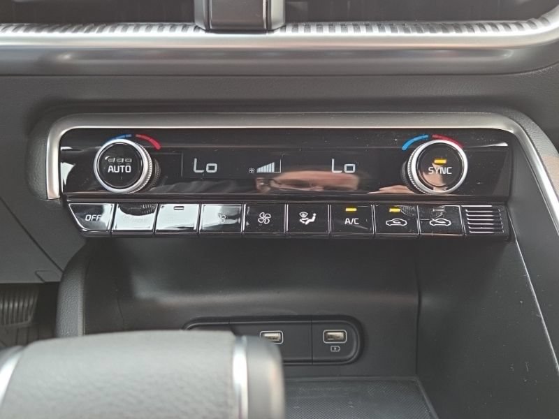 Used 2024 Kia K5 GT-Line w/ GT-Line Premium Package AWD/4WD image 34