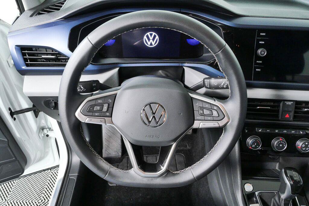 Certified 2023 Volkswagen Taos SE FWD image 8