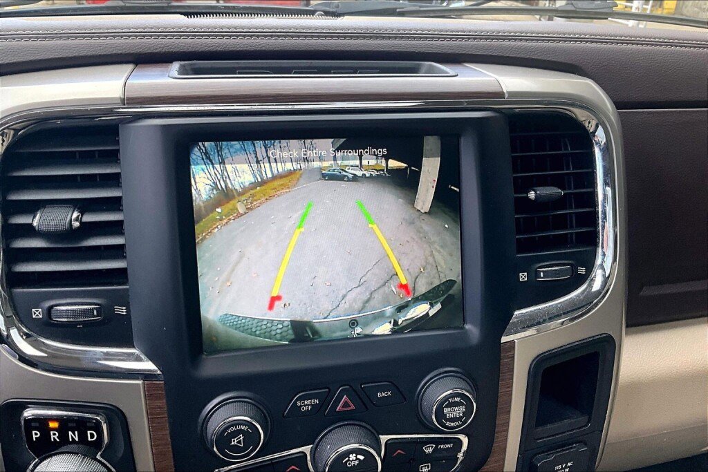 Used 2015 RAM 1500 Laramie w/ Convenience Group image 9