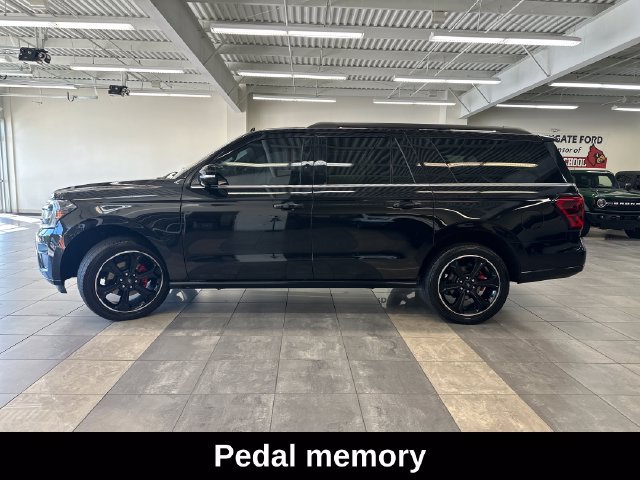 Used 2023 Ford Expedition Max Limited AWD/4WD image 18